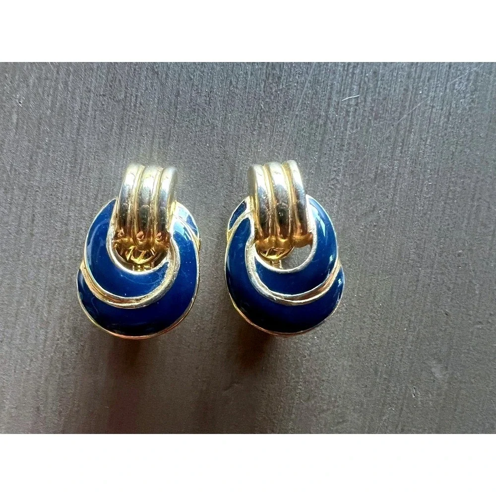 Trifari Vintage Navy Blue Enamel Gold Tone Door Knocker Clip On Earrings Preppy